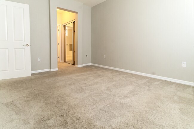 Foto del edificio - 3901 Lick Mill Blvd