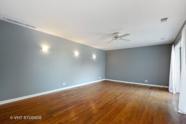 Foto del edificio - 1057 W Pratt Blvd