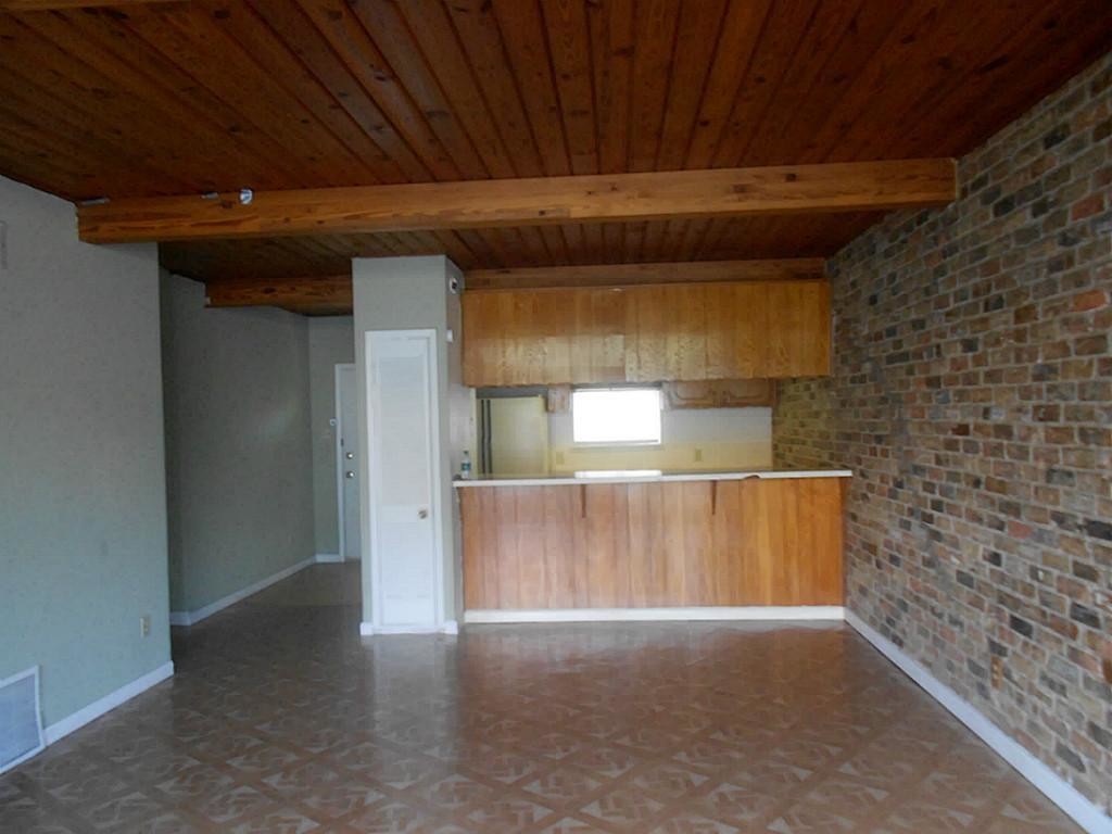Primary Photo - 1208 Houston St