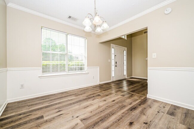 Foto del edificio - 394 Summer Hill Cir