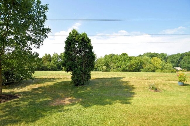 Building Photo - 555 Broxton Ct