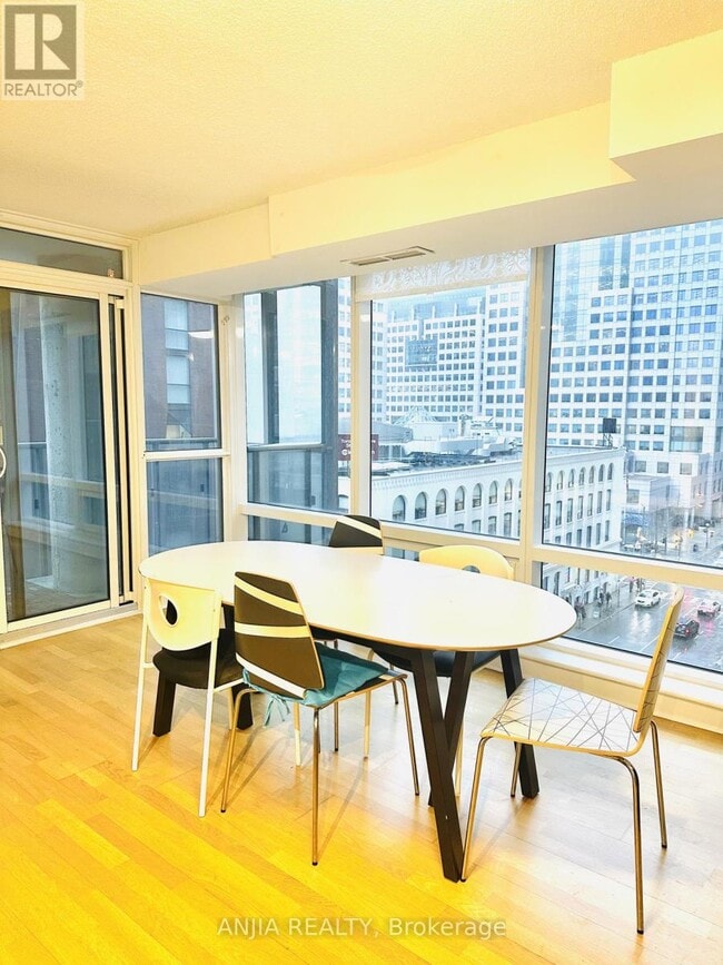 Building Photo - 295 Adelaide St W