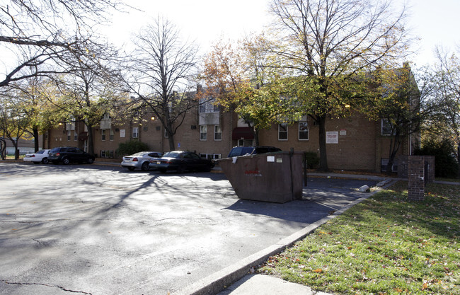 Building Photo - Marshall Square Apartments