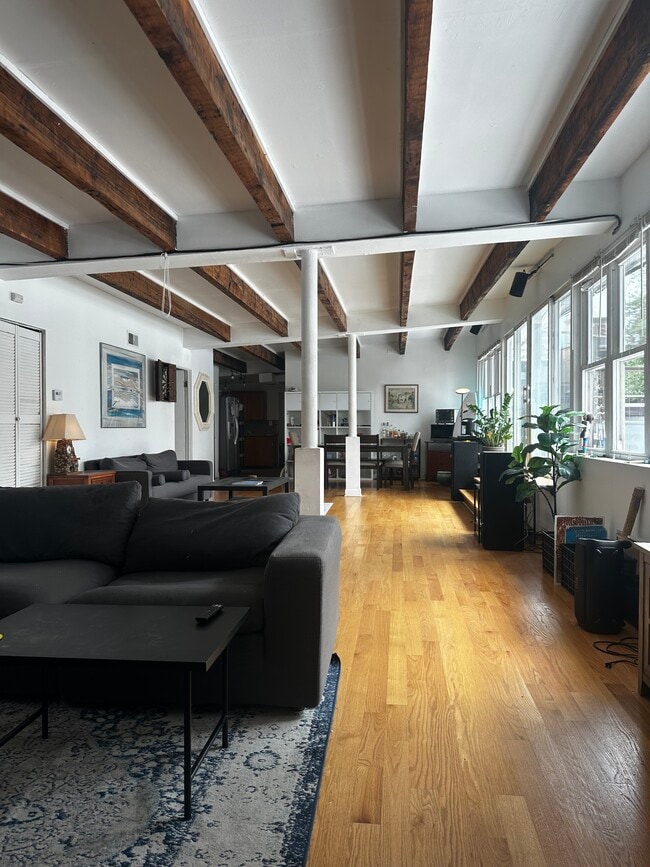 Building Photo - 1531 N Wells St