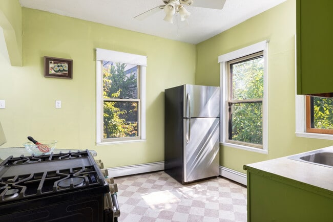 Kitchen - 410 Norfolk St