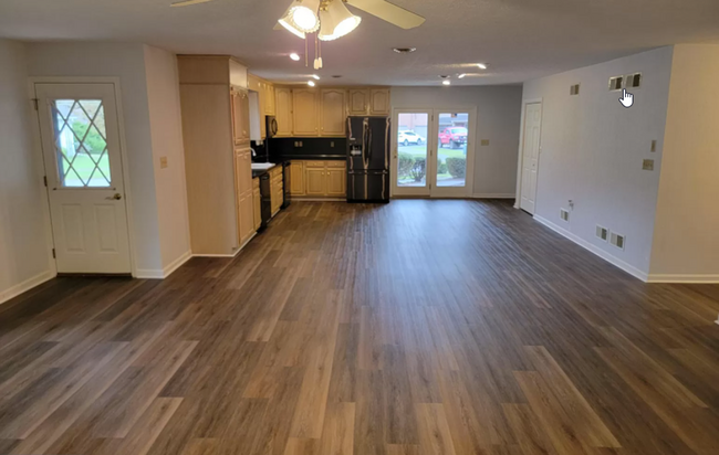 Building Photo - Spacious 2-Bed, 2-Bath Townhouse with Gara...