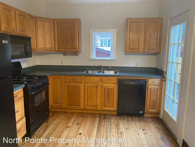 Building Photo - 3 br, 1 bath House - 722 Fulton St.