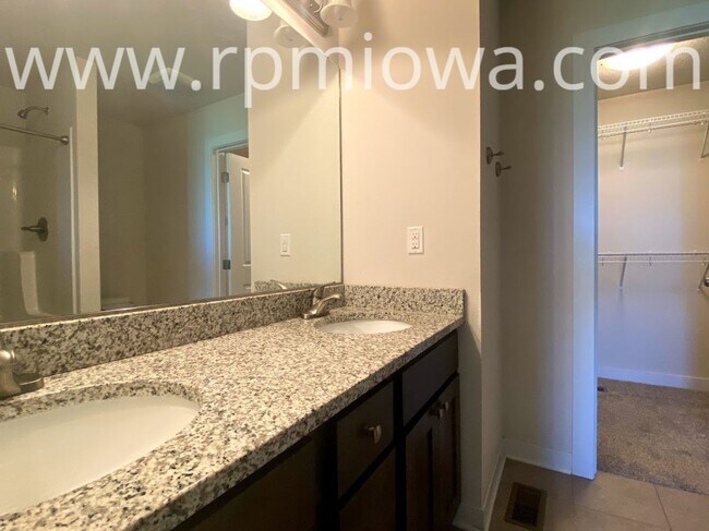 Building Photo - NEAR ABBIE GROVE ELEMENTARY!! 4 Bedroom, 3 Bath Home in Ankeny