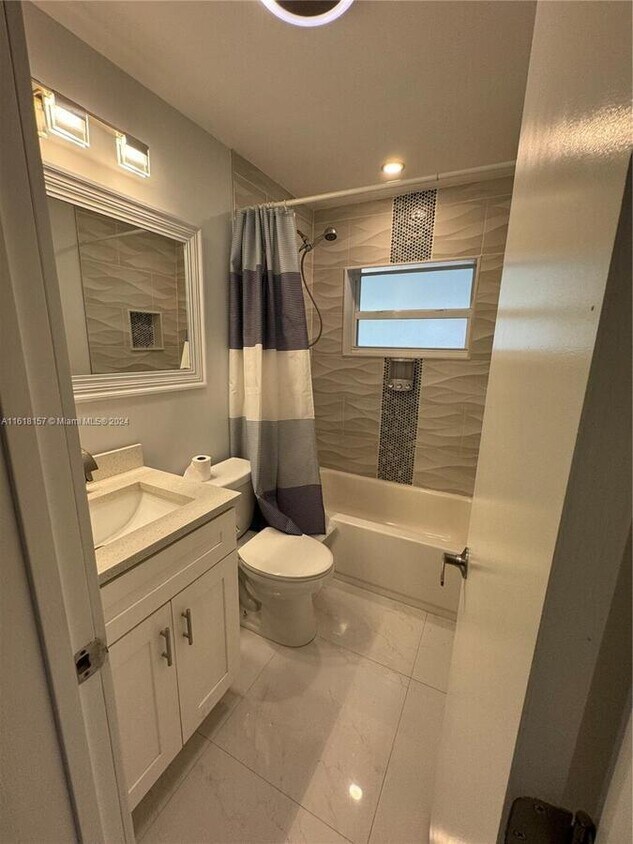 Primary Photo - 1100 NE 17th Ct