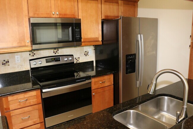 Building Photo - 2508 SE Anchorage Cove