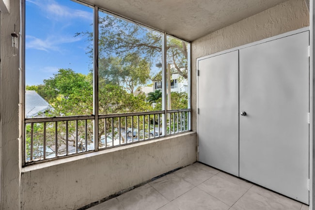 Foto del edificio - 2881 N Oakland Forest Dr