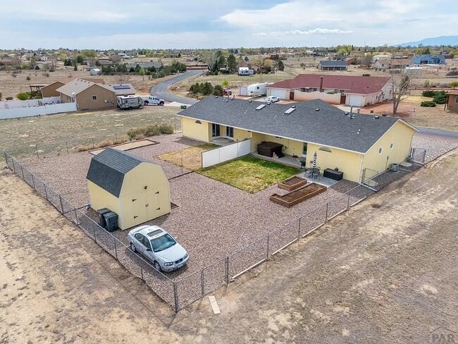 Building Photo - 435 E Stardust Dr