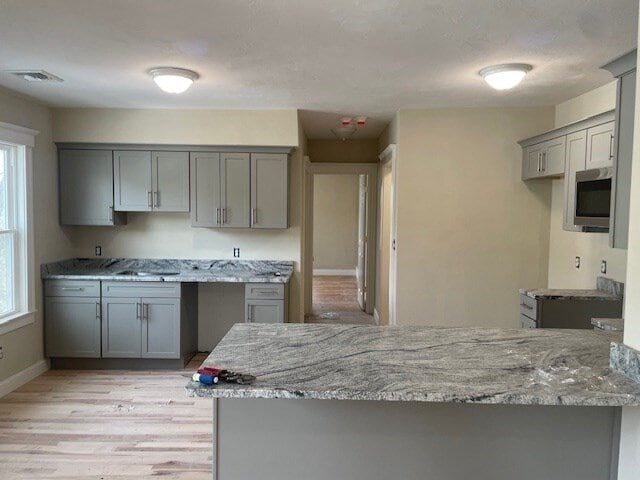 Building Photo - 154 Lovell St
