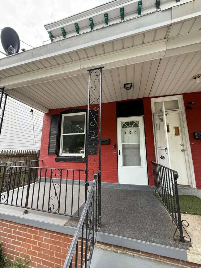 Foto del edificio - 306 Dayton St