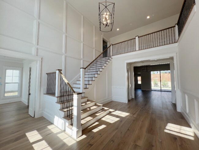 Building Photo - 4730 Silver Clf Dr