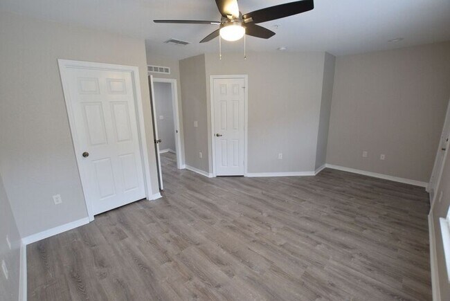Building Photo - 3648 N Goldenrod Rd
