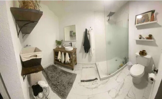 Foto del edificio - 332 N 73rd St