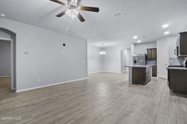 Foto del edificio - 12257 Desert Vista Ave