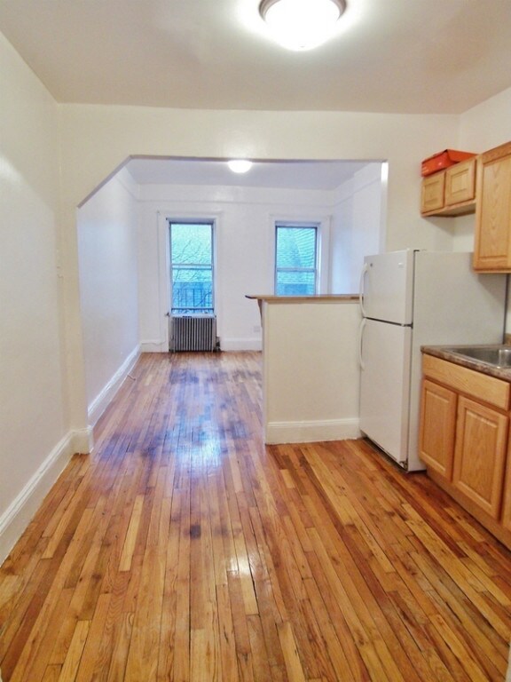 Building Photo - 398 3rd Ave