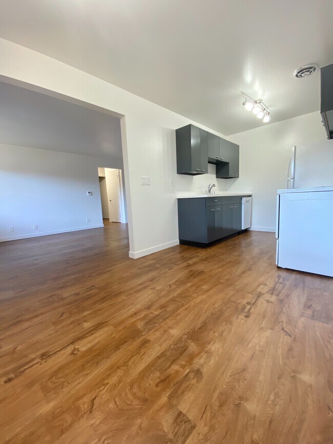 Foto del edificio - 848 NE 67th St