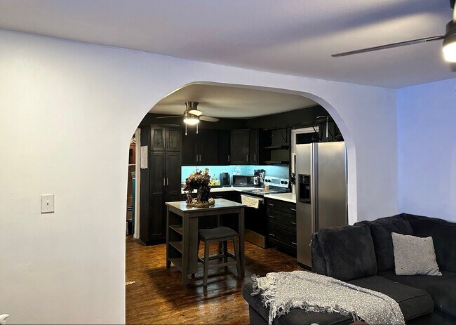 Building Photo - Charming 3-Bedroom Home with Updated Kitch...