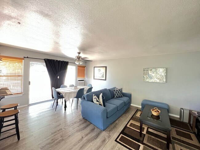 Building Photo - 4br/2.5ba in Maili w/enclosed yard & solar...