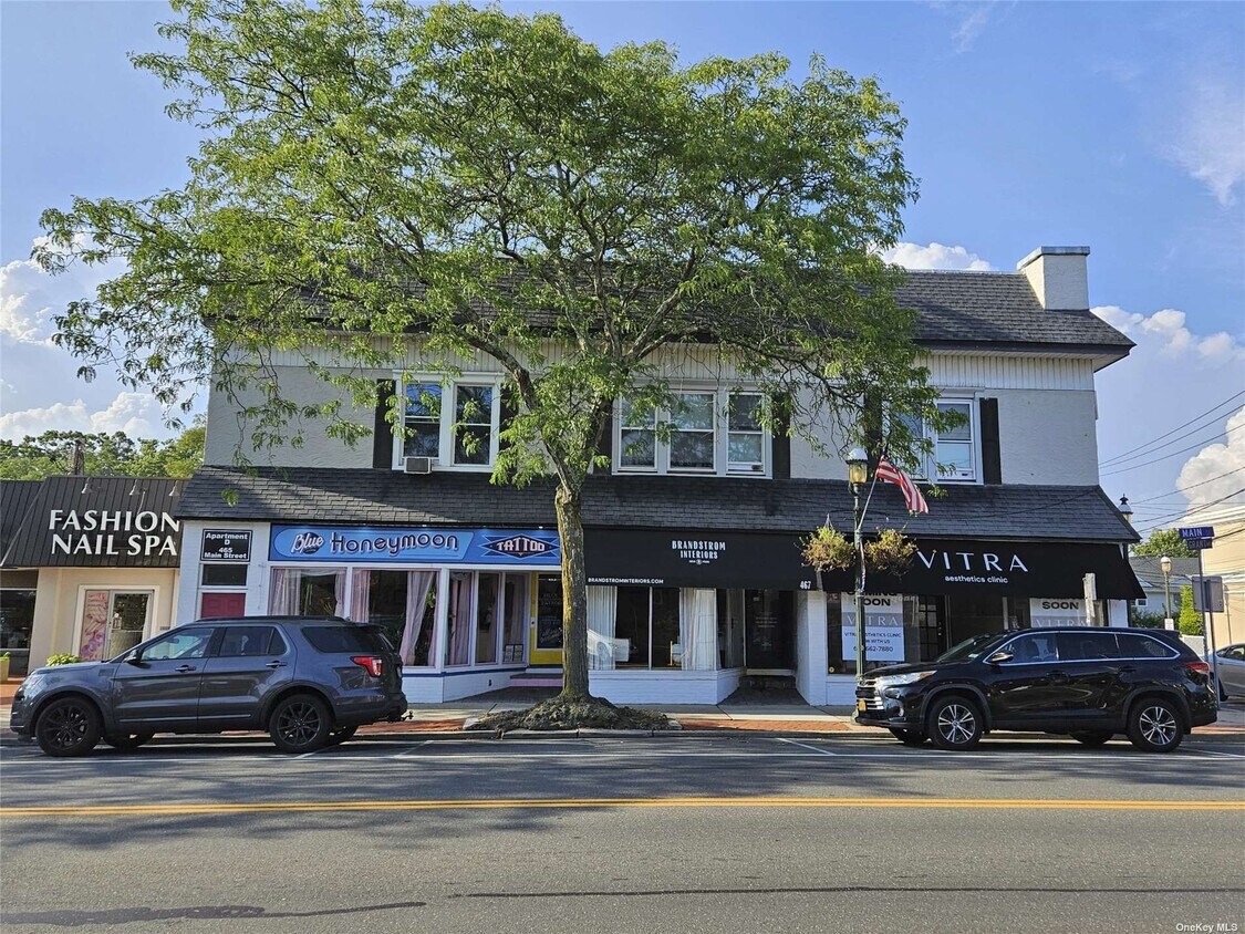 Primary Photo - 463-465 Main St