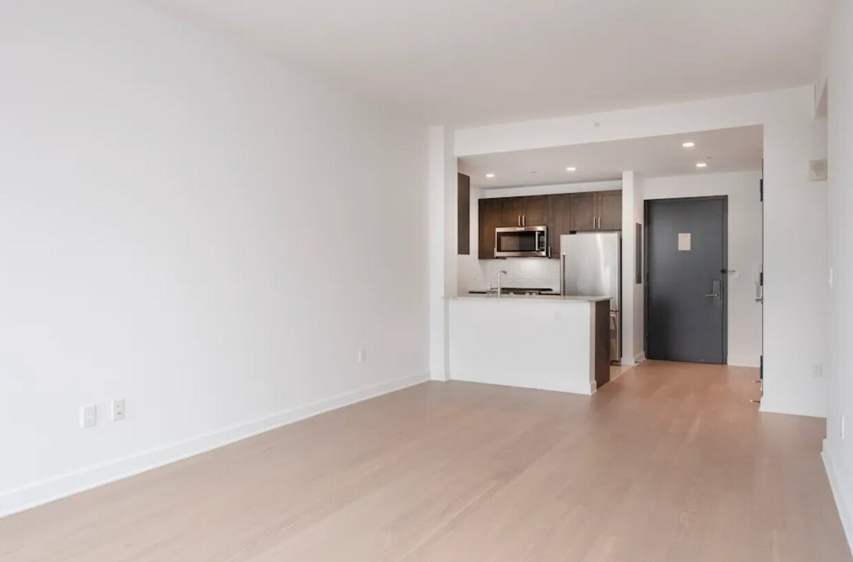 Primary Photo - 249 W 60th St
