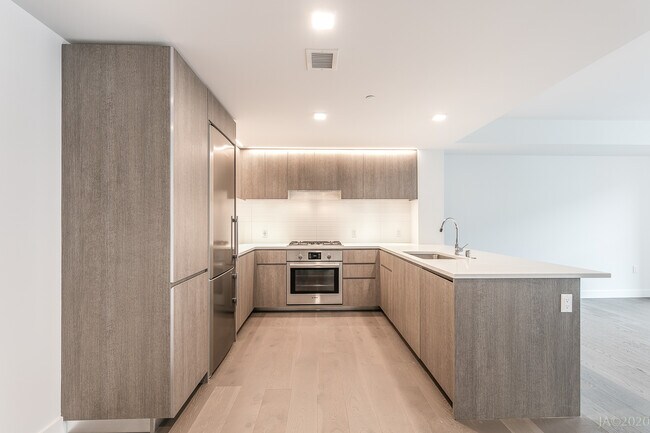 Kitchen - High End Appliances - 1300 22nd St