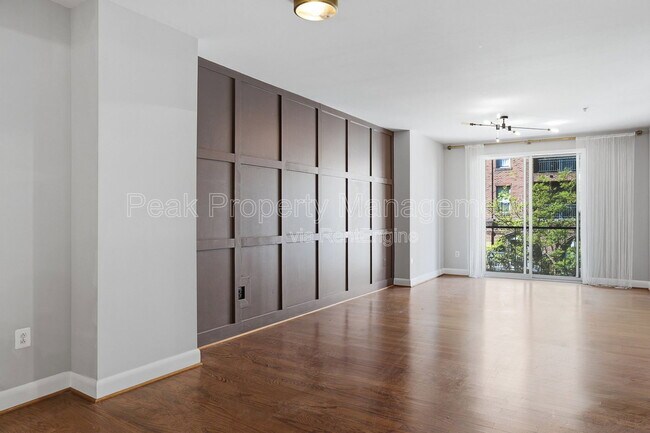 Foto del edificio - 210 Rocketts Way