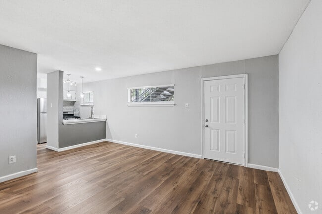 Interior Photo - Mangum Oaks