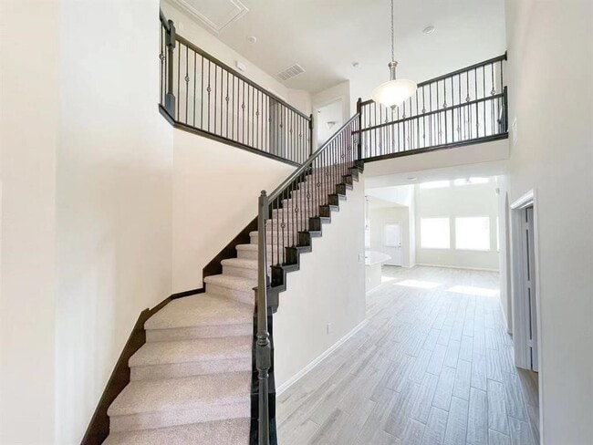 Building Photo - 4403 Silvergrass Ln