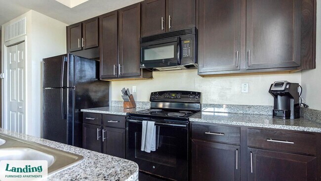 Foto del edificio - 4590 Winkler Ave