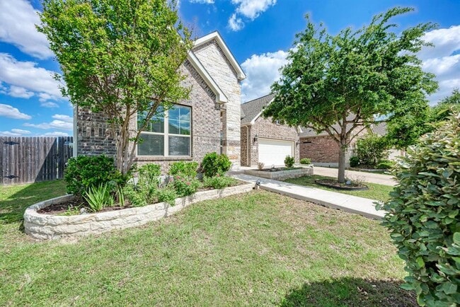 Building Photo - 2416 Echo Park Dr