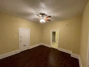 Building Photo - 430 Folcroft Ave