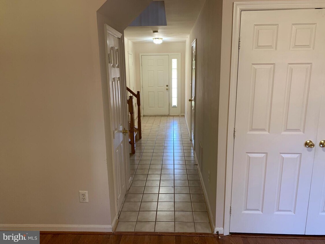 6290 Clay Pipe Ct, Centreville, VA 20121 Townhouse for Rent in
