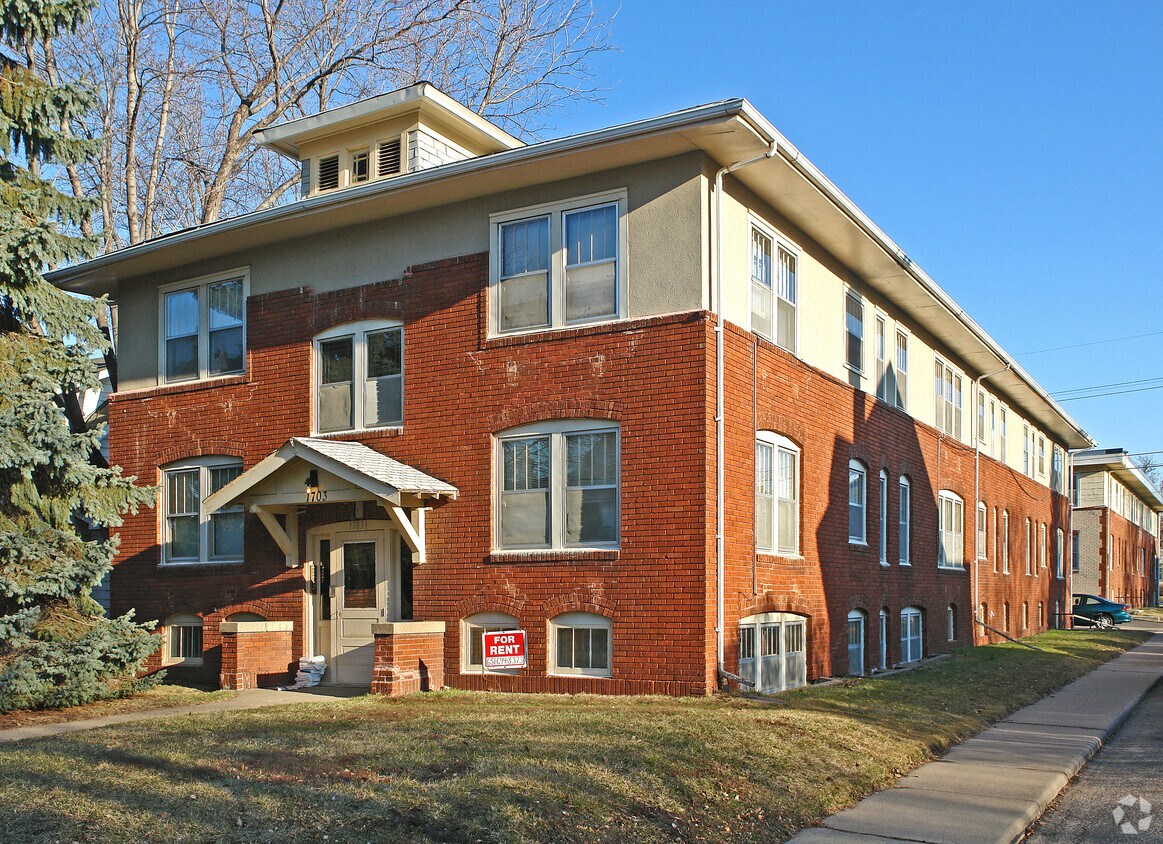 Primary Photo - Ashland & Laurel Apartments