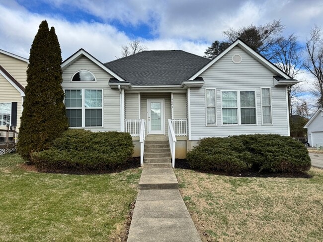 Comfortable 2-Bed, 2-Bath Home - Comfortable 2-Bed, 2-Bath Home