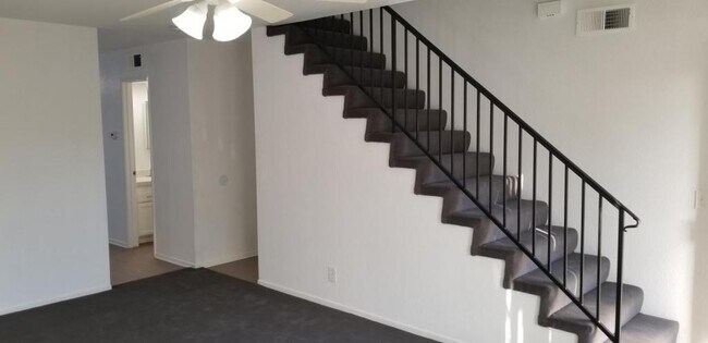 Foto del edificio - 9082 Cedar St.