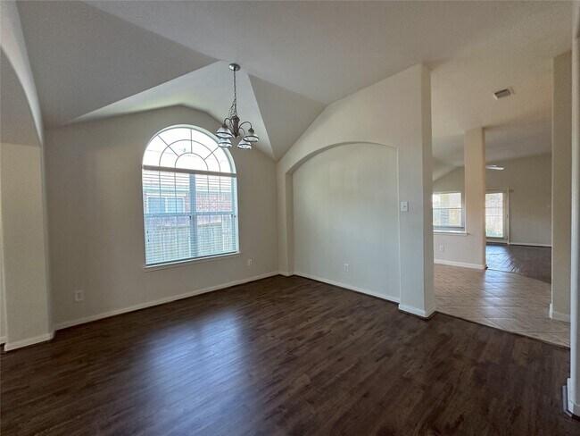 Foto del edificio - 6018 Twin Creek