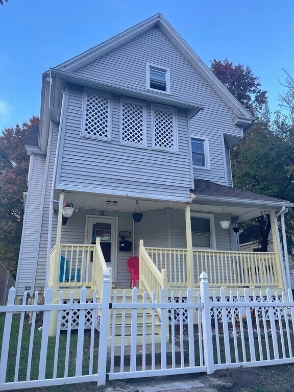 Primary Photo - 62 Washburn St