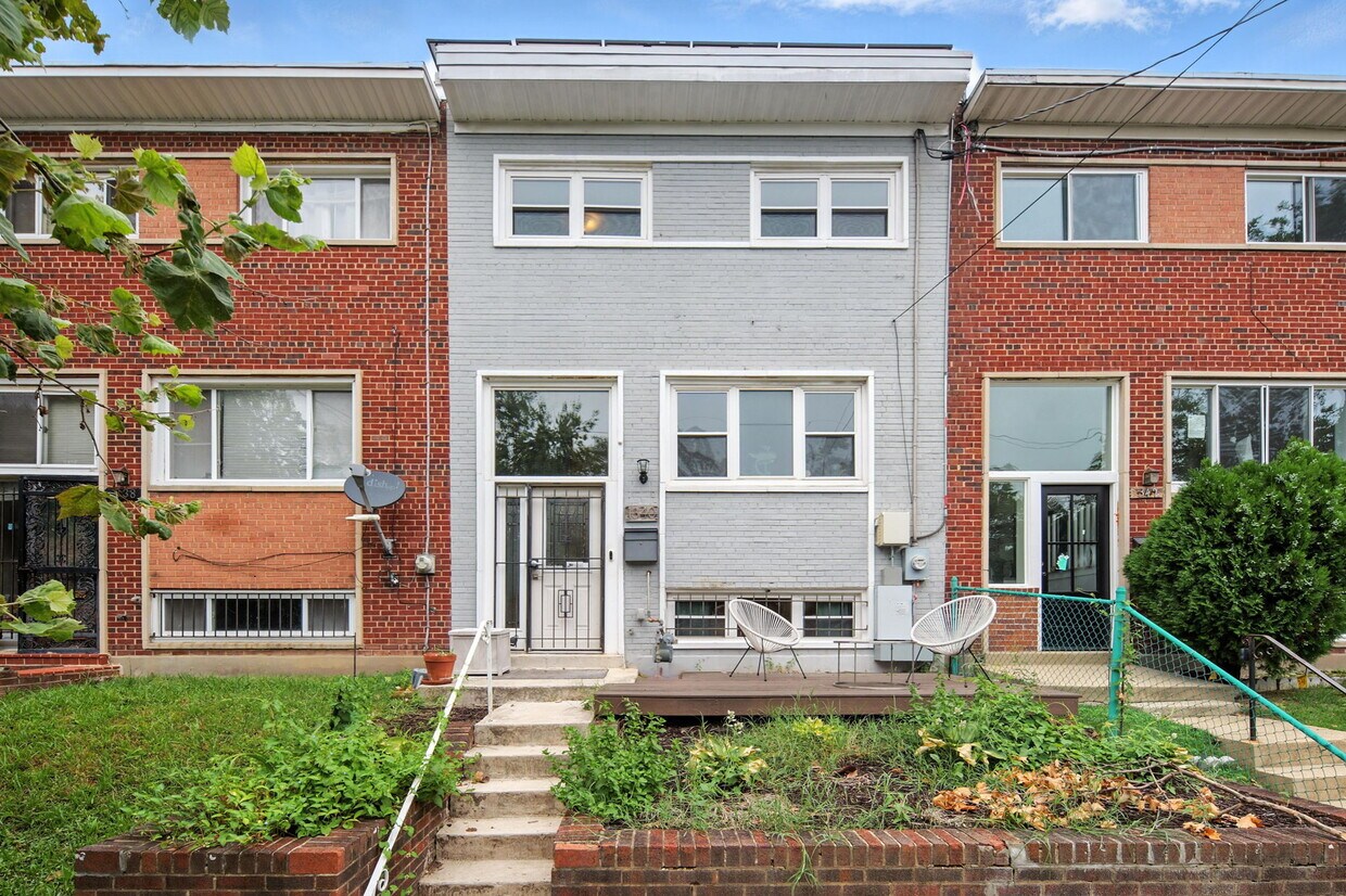 Photo - 1340 W St NE (Washington, DC)
