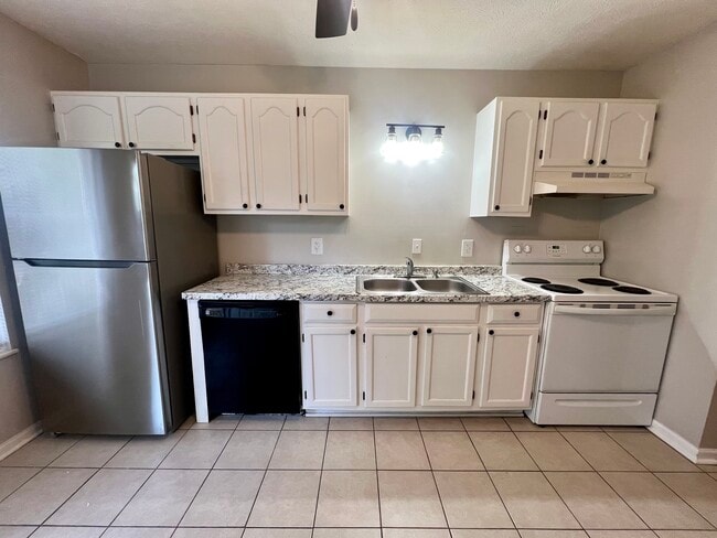 Foto del edificio - 1402 Hicks Rd