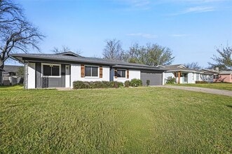 Building Photo - 5421 Greenwood Way