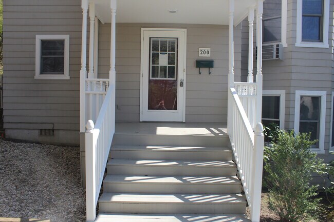 Building Photo - 200 Terrace Pl