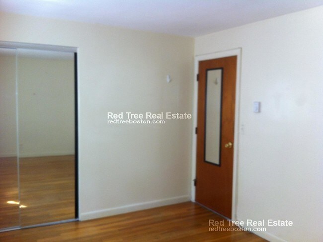 Foto del edificio - 39 Englewood Ave