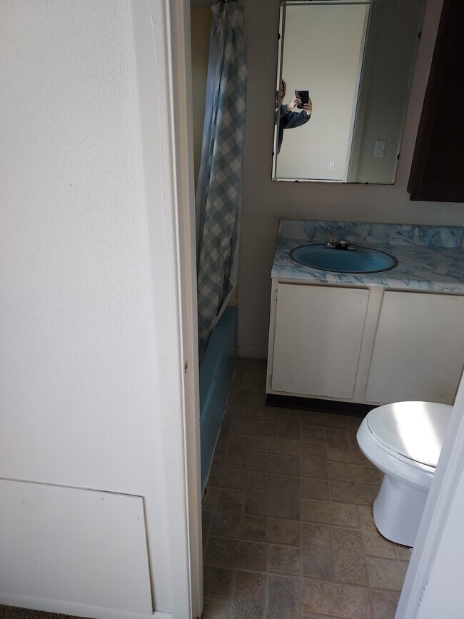 Building Photo - Lincoln unit 808