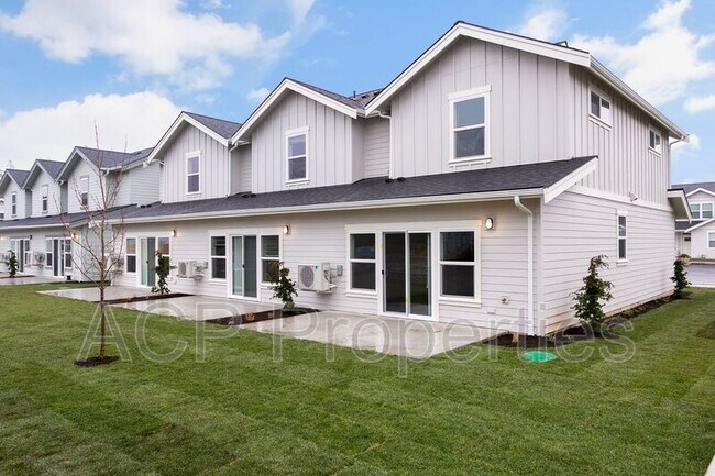 Building Photo - 2282 Brome St