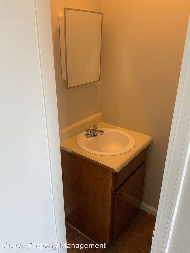Building Photo - 2 br, 1.5 bath House - 160 A Doctors Circle