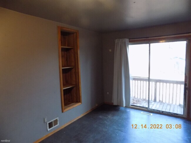 Foto del edificio - 2 br, 1.5 bath House - 27282 James St